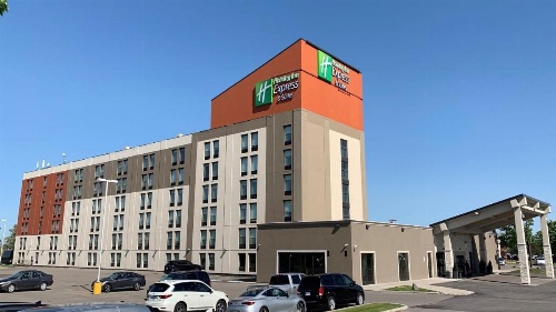 Holiday Inn Express & Suites TORONTO AIRPORT WEST image 18