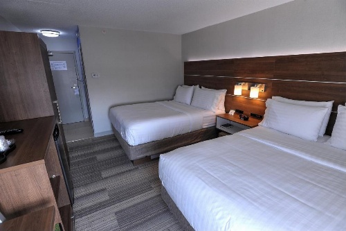 Holiday Inn Express & Suites TORONTO AIRPORT WEST image 26