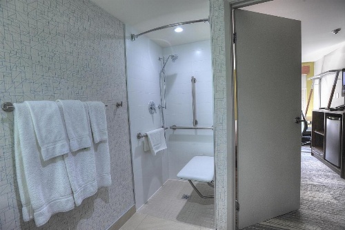Holiday Inn Express & Suites TORONTO AIRPORT WEST image 30