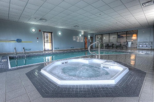 Holiday Inn Express & Suites TORONTO AIRPORT WEST image 5