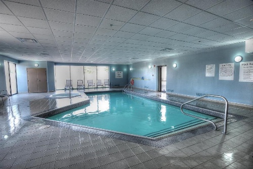 Holiday Inn Express & Suites TORONTO AIRPORT WEST image 6